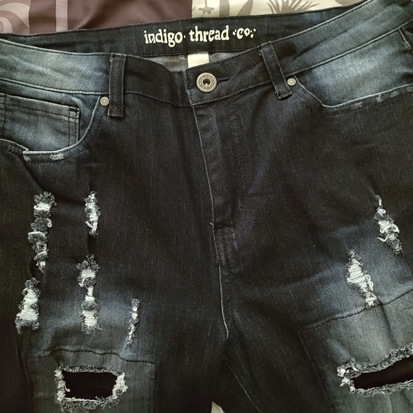 New! Indigo Threads distressed jeans . Dark wash. - Picture 4 of 8